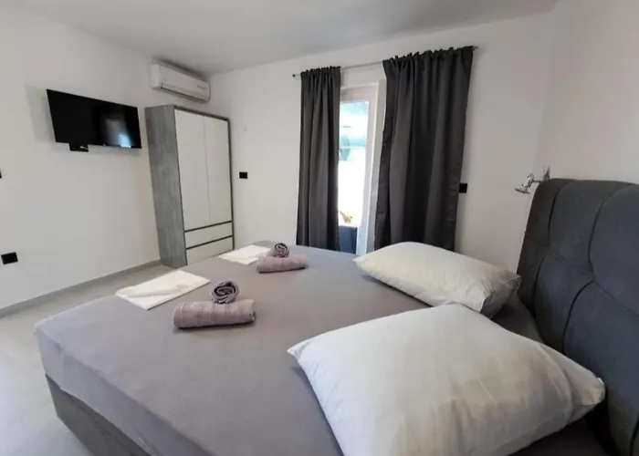 Apartment Lovre *