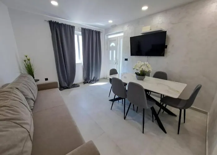 Lovre Apartment *